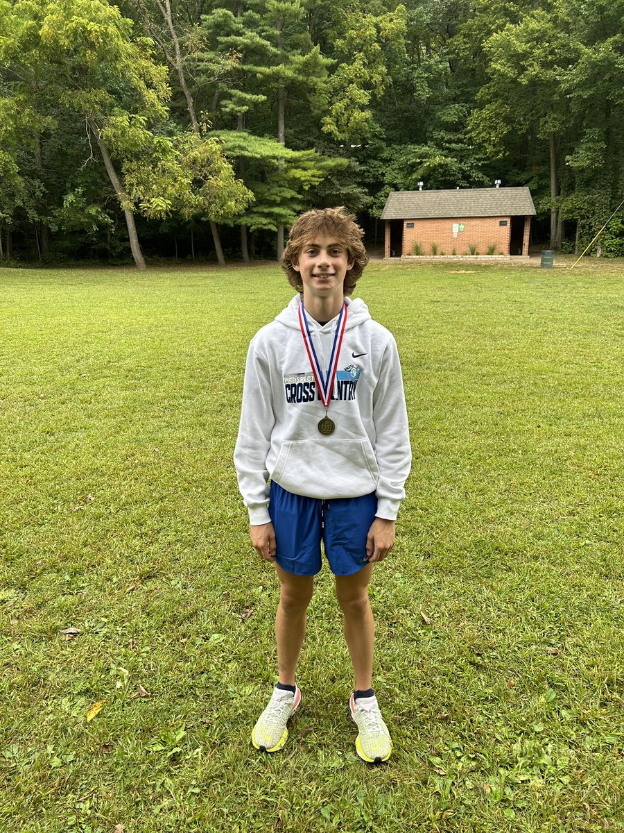 PalatinePack's tweet photo. Last but not least Freshman Landon Smap is @PHSKnightsXCTF #1 runner today helping them grab the final team qualifying spot! 
Another fun fact, the top 3 freshman in the Schaumburg sectional were Pack alumni! 
Jack Jennings 14th
Luke Marshall 17th
Landon Samp 24th https://t.co/alt04To6wm