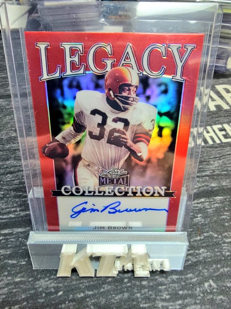 KTAuthentics's tweet image. #JimBrown Legacy Auto from @Leaf_Cards Vivid Football #ktabreaks #LeafCards #LeafFootball #Football #NFL       #Footballcards #sportscards #collect #groupbreaks #casebreaks #breaks
.
.
.
Join a group break at ktabreaks.com