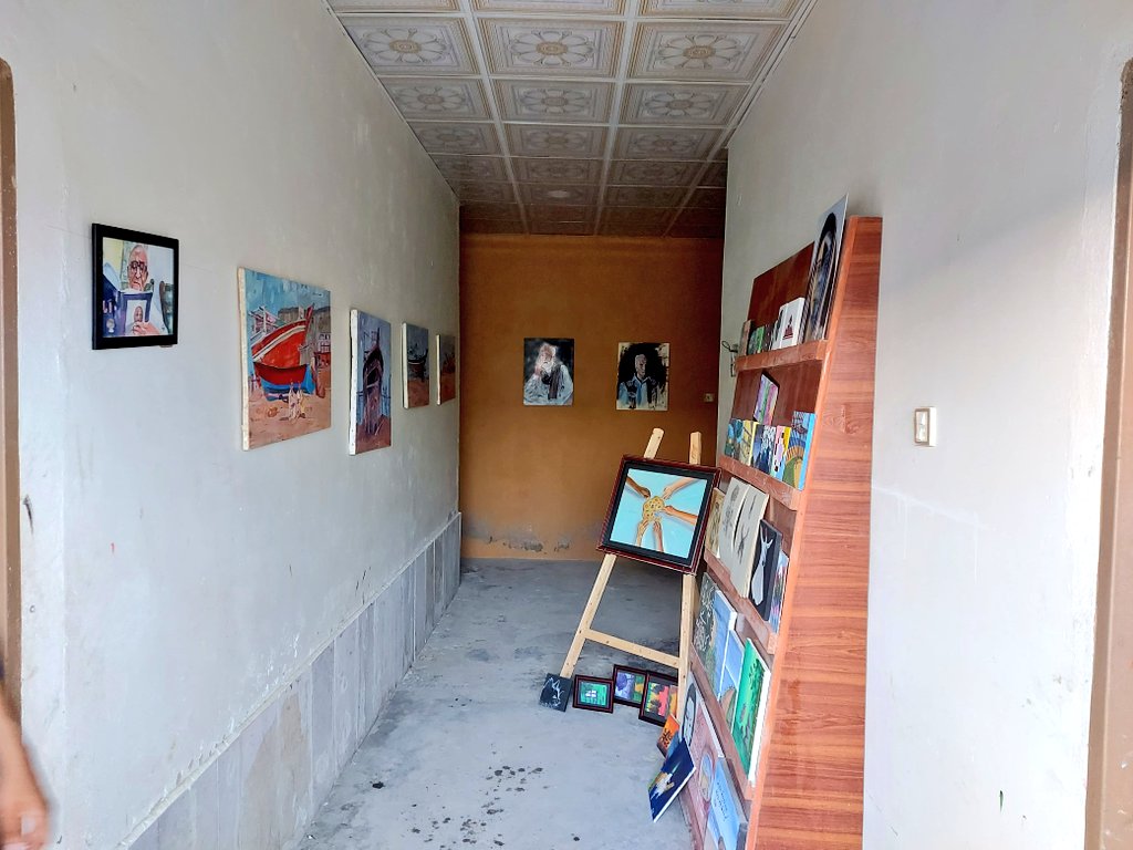 گوادر میں جیوز گوادر کے زیراہتمام جیوز آرٹ گیلری اور آرٹ کلاس کے آرٹسٹوں کے فن پاروں کو مظلوم فلسطین کے حالات پہ  تصویری جھلک دی گئی.
شاہینہ راشد گوادر کی بیٹی اپنی مدد آپ کے تحت یہ آرٹ گیلری چلا رہی ہے امید ہے حکومت اور کور کمانڈر بلوچستان انکی حوصلہ افزائی اور مالی مدد کریں گے.