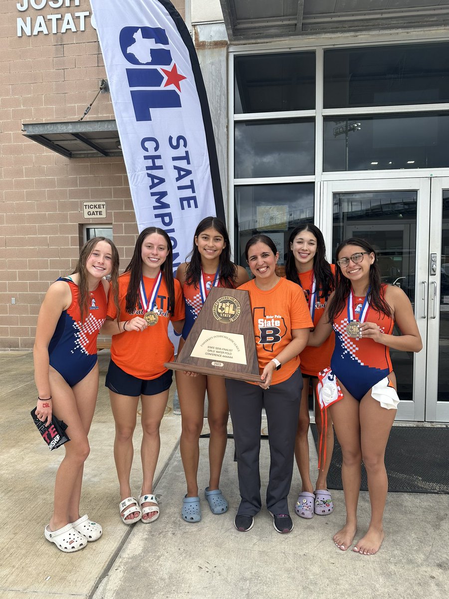MrsHernandezBHS's tweet photo. So proud of these girls and how they’ve played their hearts out all season!! 🧡🫶🏽🤽🏼‍♀️ Back to back State Bound!! Y’all are AMAZING!! @BHSAquatics @NISDBrandeis @NISD https://t.co/y9VsMMJmLh