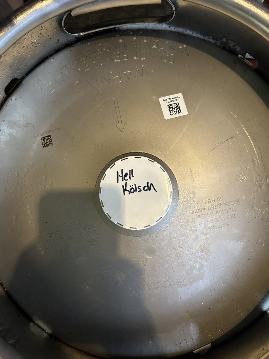 billyjoelsgirl's tweet photo. We got a keg tonight!!!! Ride safe and NO FUCKING CARS!!!!!!!!
#hellride https://t.co/r5y8qEH1r9