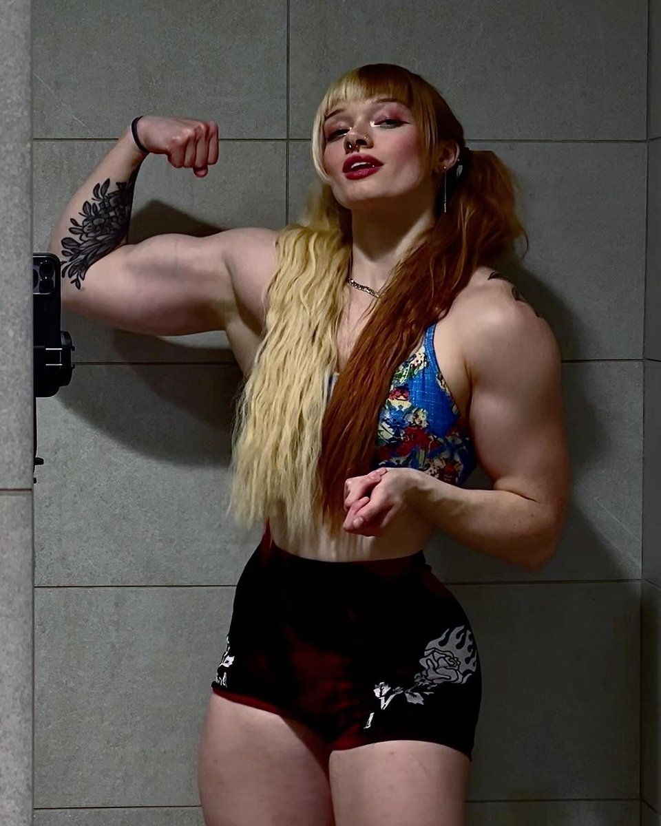Female Muscle Fan on X: Xinia Orasa t.coxZa3mgYfl4  X