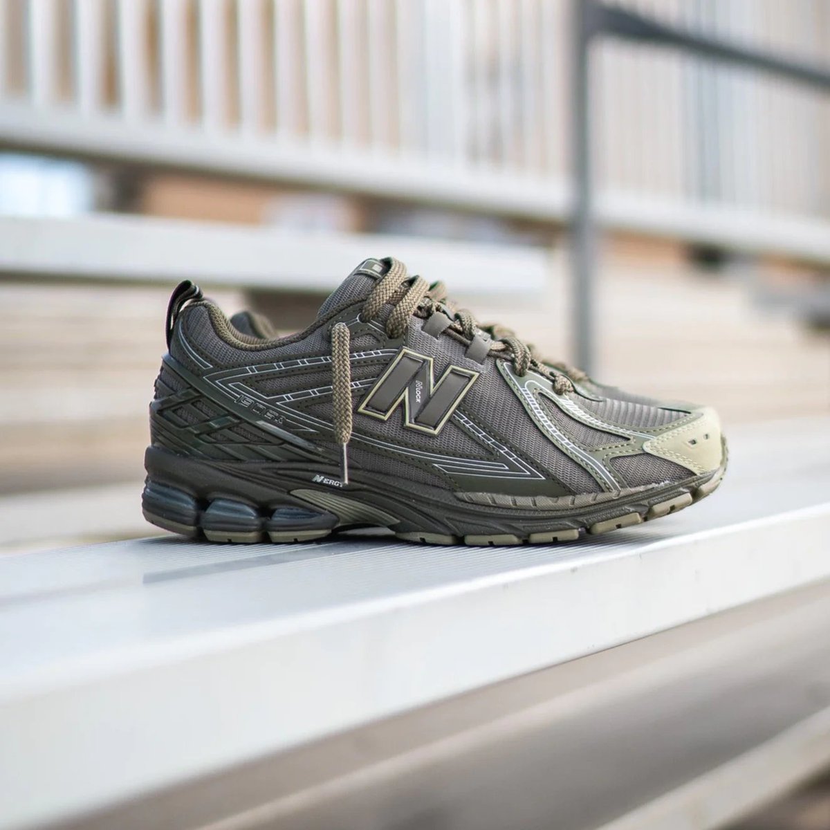 Ad: New Balance 1906R v1 