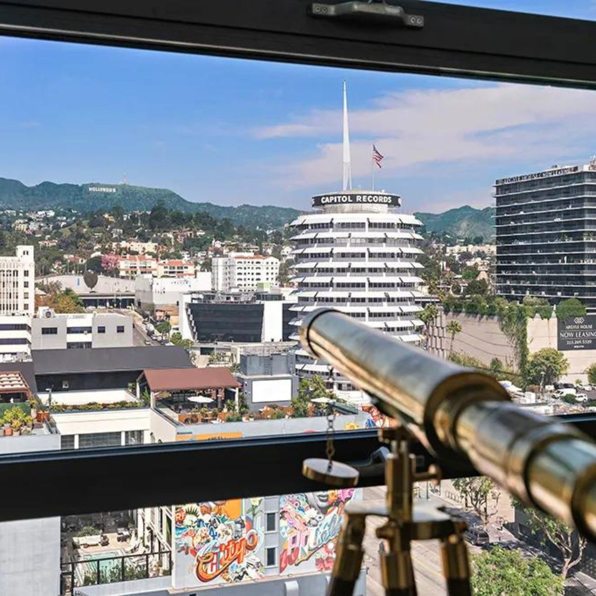 theshahinian's tweet image. Step into the world of Hollywood luxury as we take you on a tour of Danny McBride's stunning duplex penthouse, now on the market.

Questions about this listing? 

Call | Text | DM

424.470.7255 | @theshahinian

#hollywoodluxury #penthouseliving #realestate #dannymcbride