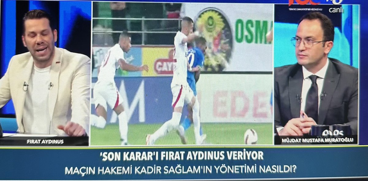 ajansfenercom's tweet photo. Fırat Aydınus: "Galatasaray'ın golünden önce Abdülkerim’in rakibine yaptığı hareket net bir faul. Topa dokunuyor olması bir ��eyi değiştirmez zira oyuncunun arkasından itiyor ve pozisyonunu bozuyor.
Devam kararı yanlış."

#RizedeEyyamVAR https://t.co/vDEHVfFkcv