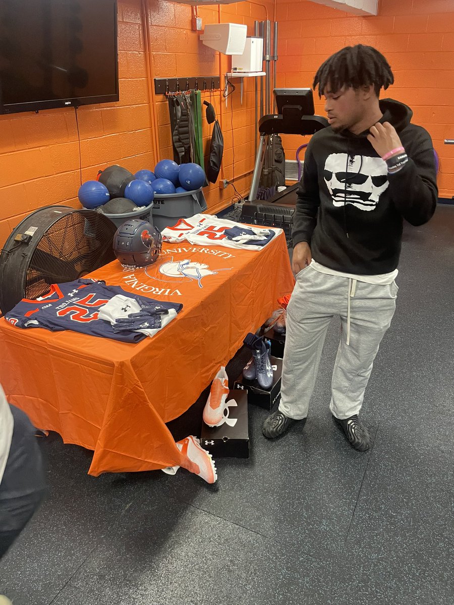 babyIII_'s tweet photo. Had a great visit at Virginia State‼️ 
@SetTheTone_LT @IsaiahRambert @kjhon_fletcher #vsu https://t.co/0e5D3hEmHh