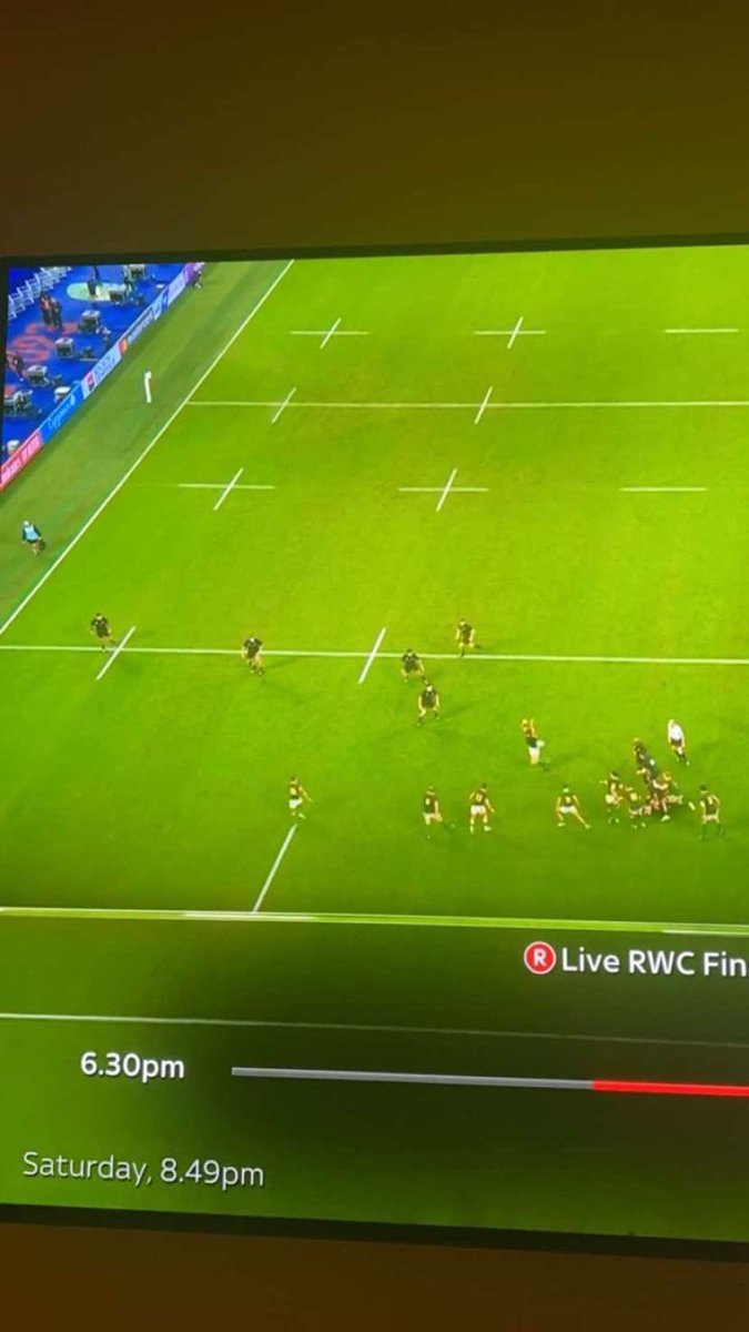 cianm1998's tweet photo. To be fair, he was only trying to reduce the overlap out wide https://t.co/EM2bsr6Z7e