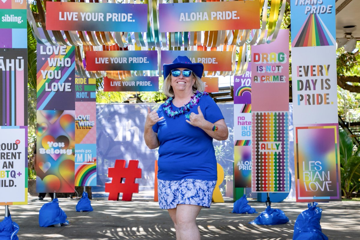 BankofHawaii's tweet photo. We walk the talk, every year! Bank of Hawaii was proud to stand and march with the #LGBTQIA+ community at the @HonoluluPride Parade and Festival as visionary sponsors last week. Mahalo to all who marched, volunteered, and cheered us on! 🌈🤙

#LiveYourPride #AlohaPride https://t.co/L7pXJNUIOh