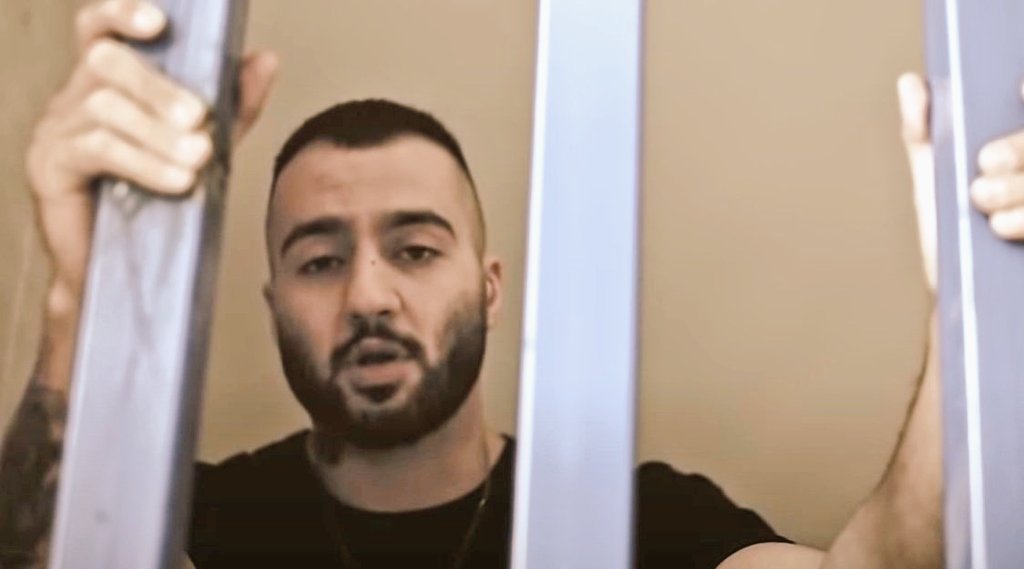 vacaziLjimmy's tweet photo. «تا وقتی که آرمیتاها و مهساها داخل کشور خودشون امنیت ندارن، جای من و امثال من یا در مقابل عامل نا‌امنیِ آنهاست، یا در زندان‌ها» 
-توماج (زندان دستگرد)
۶ آبان

توماج یه جورایی از ما خواسته از خواهرمون بگیم ؛ از آرمیتا.
دمت گرم پسر🕊💔🤍
#آرمیتا_گراوند 
#مهسا_امینی https://t.co/w6cnSFGoVY