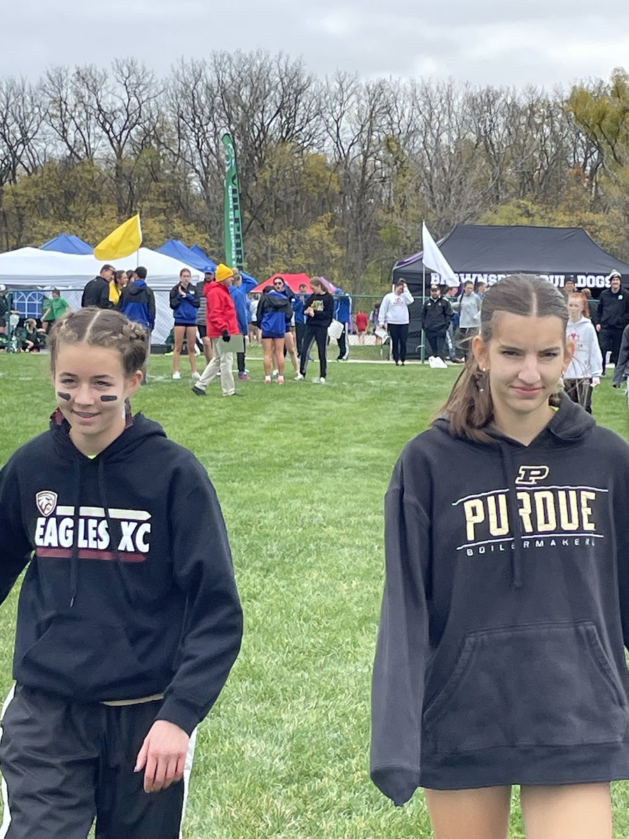 ccityxc's tweet photo. These Lady Eagles had a great day today!

Kenya Leitch 55th place 18:57
Samantha Lickey. 114th 19:26

Strong performances on the big stage from a freshman and a sophomore!

Congrats on a fantastic season! https://t.co/MF0IJyu3RW