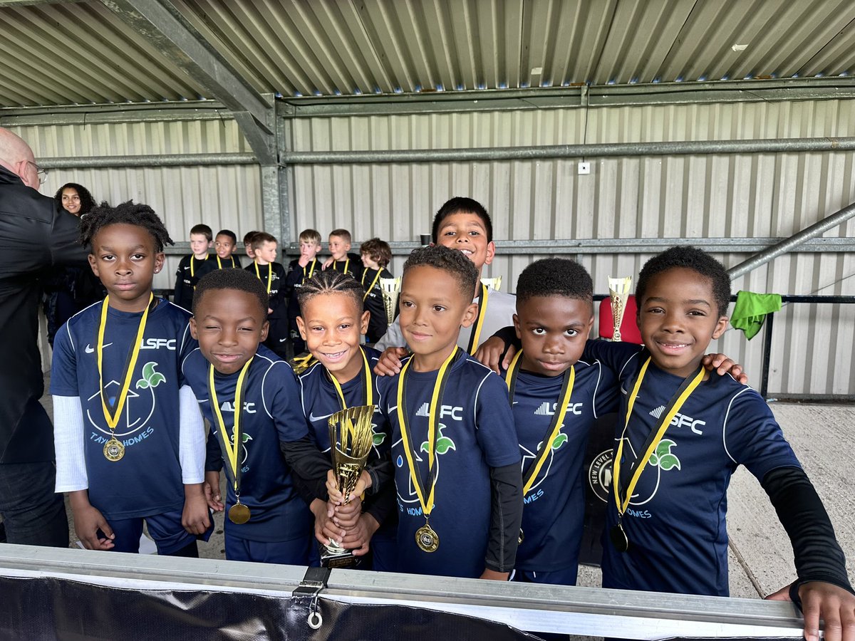 LSFC__'s tweet image. October Half-Term for our U7's went like this:

Monday: JP Pro tournament 🏅 Thursday NLS Tournament 🏅 APB Tournament 🏅

Not a single game lost in the last 6 tournaments - EXCELLENCE.  ⚽️🫶🏽