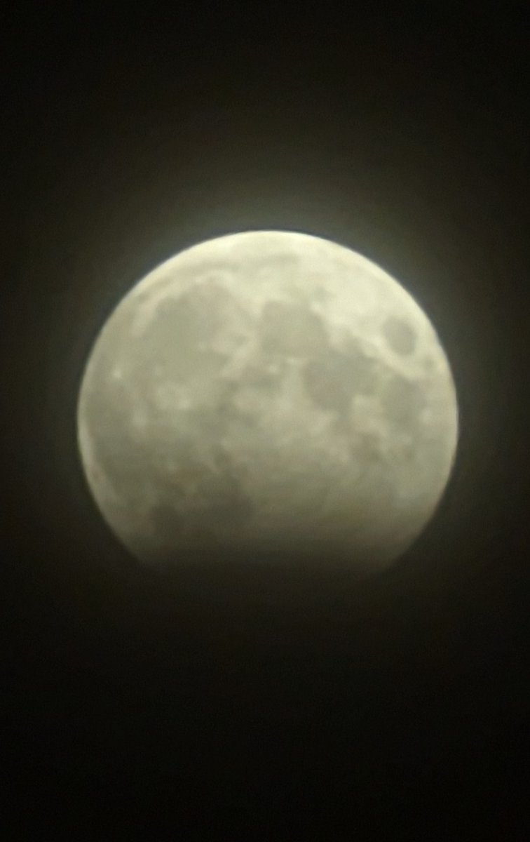 Decimaitre's tweet image. Pas peu fier de cette photo avec juste mon pixel 7 pro. #Eclipse2023