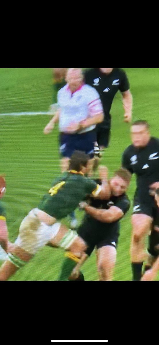 88TheDon's tweet photo. @kiwitaliano Can @WorldRugby explain why this is ok? ⬇️

#RWC2023     | #RWCFinal    
#NZLvRSA #BackingBlack 🖤
#FeelTheFrenzy #FinzUp 🦈 https://t.co/3TlxhB4ezv