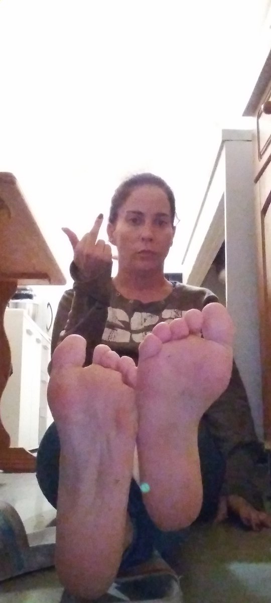 LauraAitAmar2's tweet photo. Venez au pied de votre reine 
Paypal à porte de main https://t.co/rMqRduuJe6