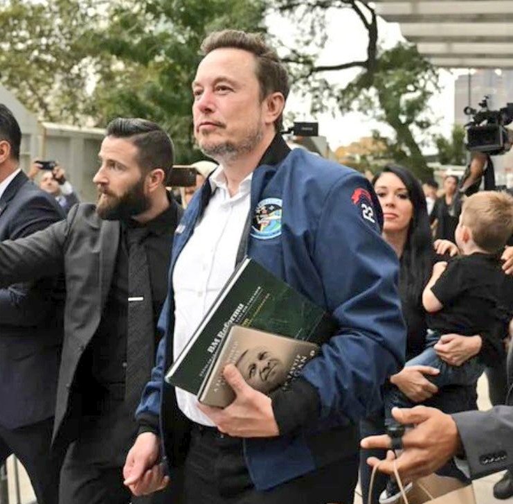 Bir adamın bir kitap ile duruşu bu kadar mı değişir?

Adam 85 kiloysa 75 kilosu yürek çıktı ya la!

Dünya'da İsrail'e dik duran 1 Erdoğan 2 Elon Musk.