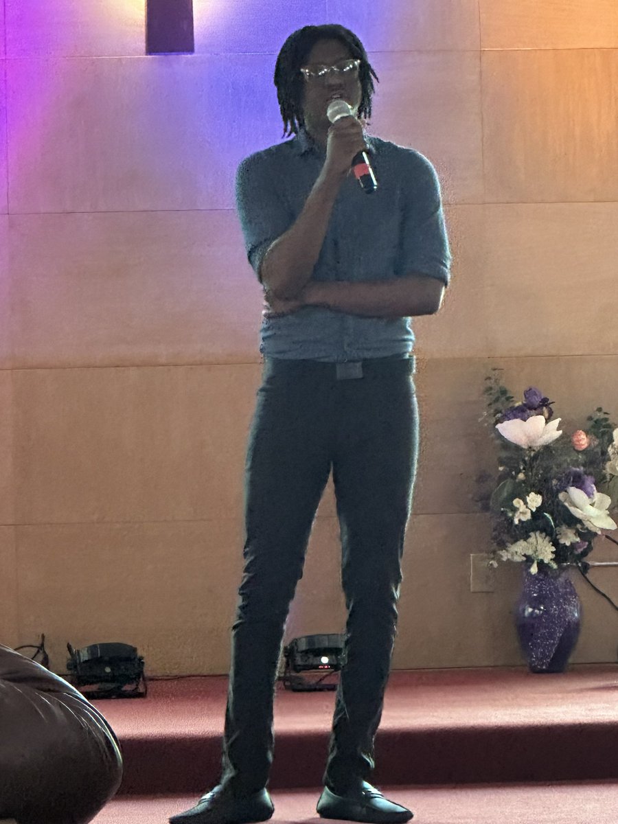 GUNBY4's tweet photo. Singing from their hearts is the RTHS Choir! Jesus in the Life Church , Music from the Heart Benefit Concert! 
@DrJohnnieThomas
@RTHS_Athletics
@RTHSActivities https://t.co/8JEjYQqdL4