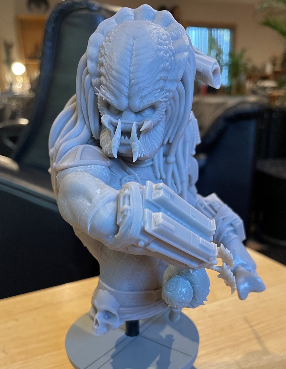 goblackheart's tweet photo. Our Halloween Sale is live! At least 10% off all Black Heart kits, including this NEW microMANIA Elder Predator bust (approx. 1:6 scale). Check it out on our website. Sale ends Wednesday, November 1st. https://t.co/9xRqzqv4cE