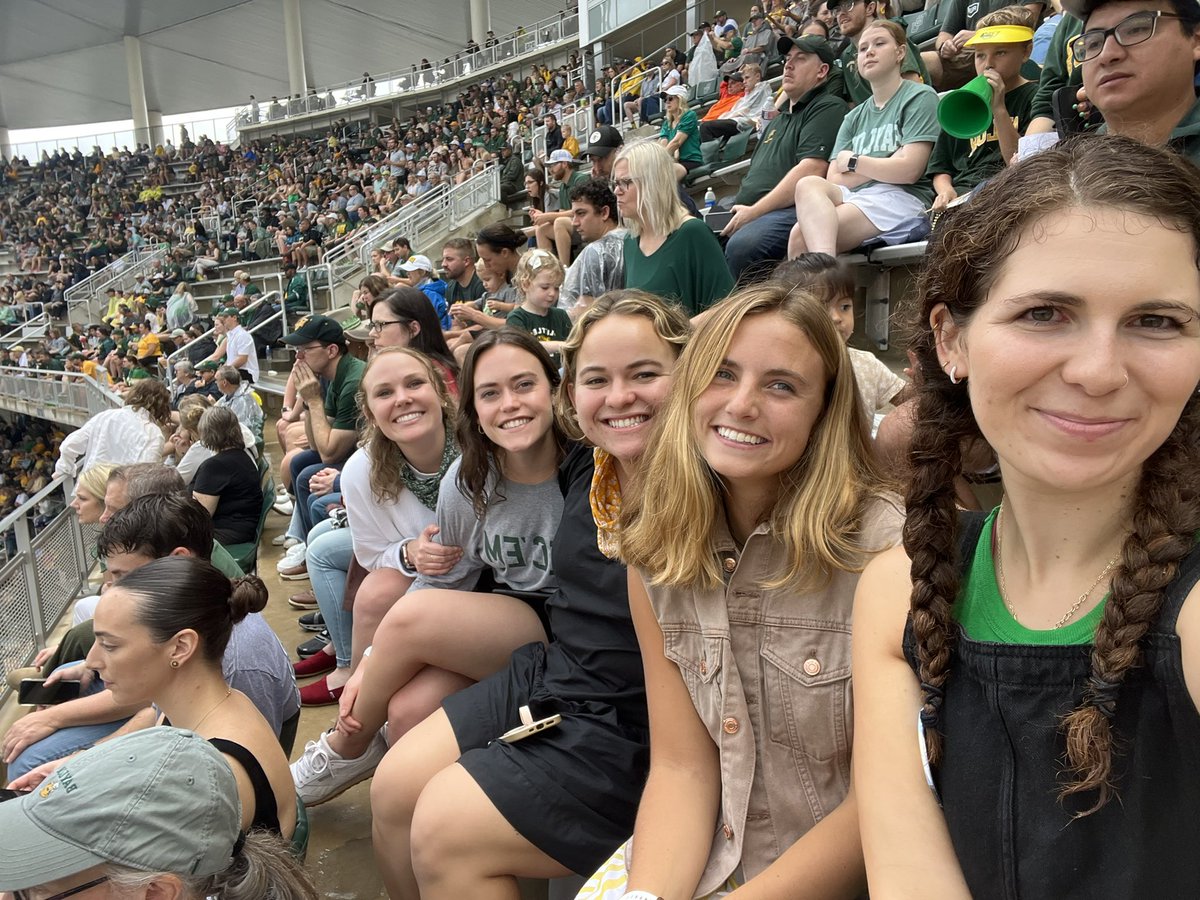 NanceCaroline's tweet image. my home team! #SicEm #BaylorHomecoming 
hahahaha