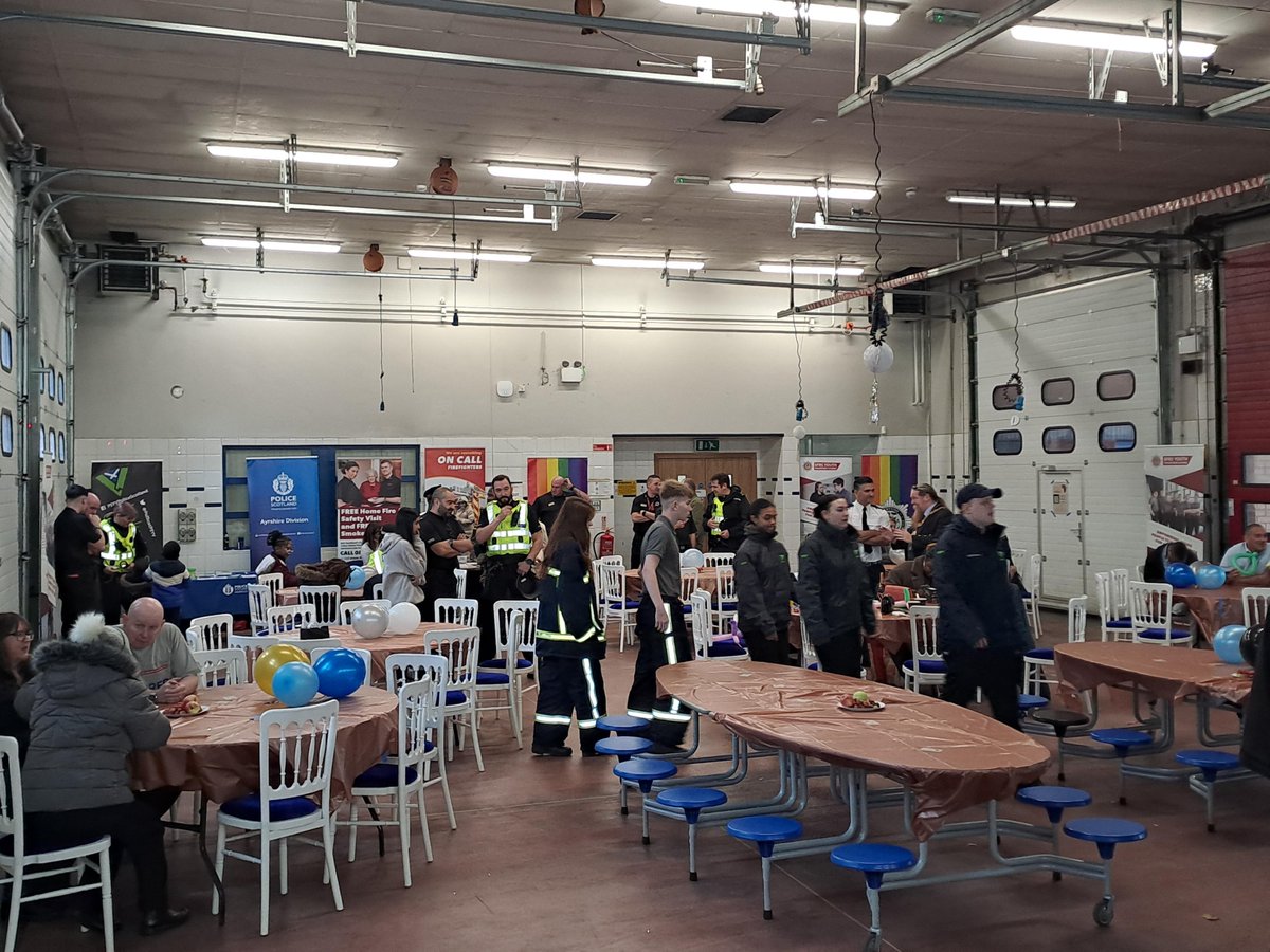 DACO_Prevention's tweet photo. Many thanks to Red Watch, @Scotfire_ENSA Youth Volunteers, and @PSOSYouthVol for their support in swiftly transforming Kilmarnock Community Fire Station into a welcoming, seated environment and back again to an appliance bay today.
#CommunityFireStation #Teamwork https://t.co/TQtz43shaf