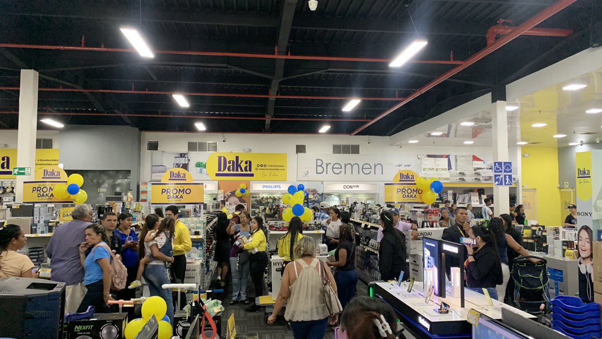 tiendasdaka's tweet photo. ¡QUEDAN POCAS HORAS!🤯😱

#100HorasDaka hasta el domingo 29/10 a las 03:00PM😎🥳

¡No dejes que te lo cuenten!1️⃣0️⃣0️⃣💛

#TodasNuestrasTiendasDaka #DakaSeFeliz 
#PromocionesInsuperables #ColasEnDaka #DescuentosInsuperables https://t.co/au6d8AX9RH
