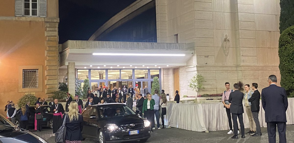 Folks leaving the Aula Pablo VI tonight about 9 pm as the final assembly of Synod delegates finished. Tomorrow morning the Holy Father will say Mass in the Basílica to close this first of two parts. We meet again next October.