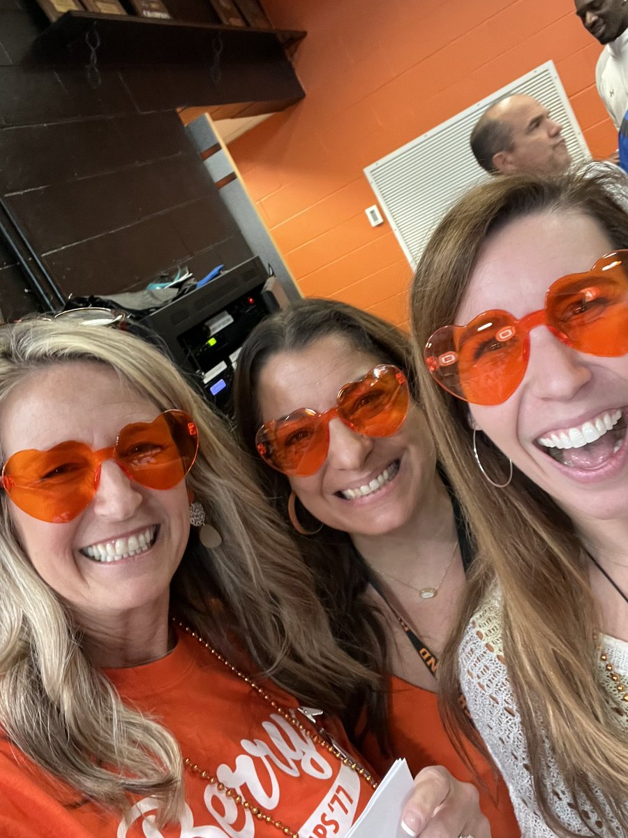 Jennifer_Hogan's tweet photo. When the fire alarm goes off during the pep rally, you keep smiling!! 🏴‍☠️

(Seriously… it went off and our students were amazing! We exited, the issue was found, and we came back in and finished the pep rally!) #proudprincipal https://t.co/jsvDyNOHlm
