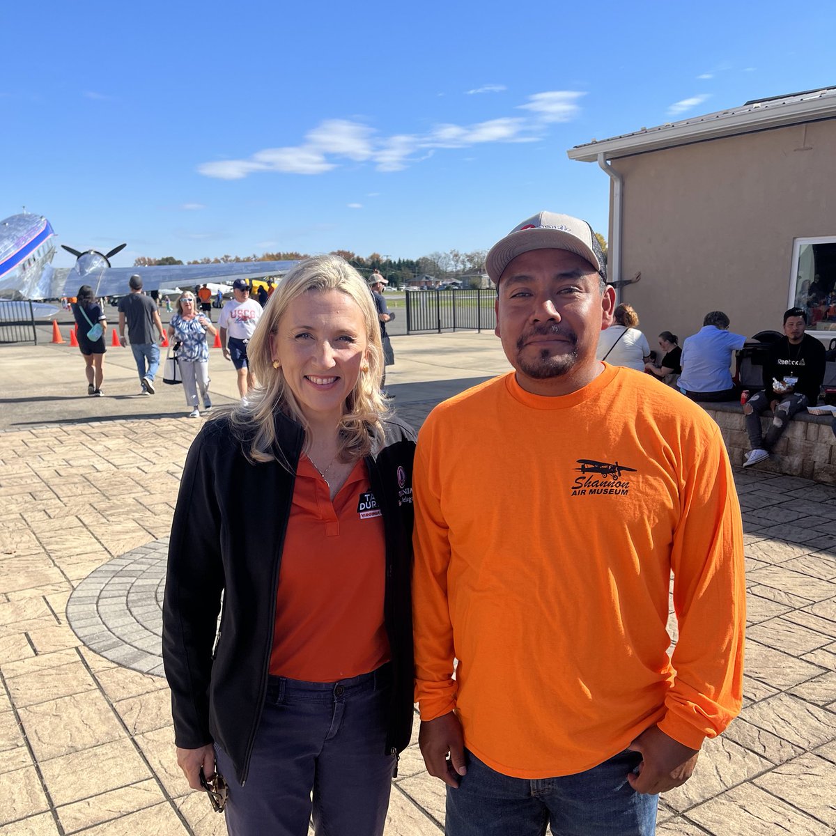 TaraDurantVA's tweet photo. Fun afternoon with @leepetersforva at Shannon Airport for their annual Harvest Festival Fly-In! 🌾✈️🎃 https://t.co/7U1IWOhcVm