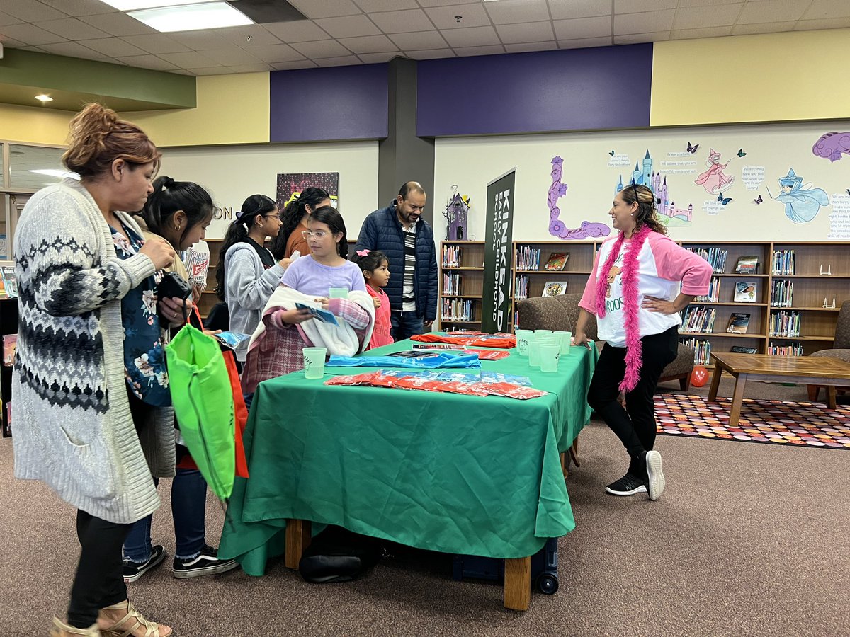MrBernardoFrias's tweet photo. #GoIrving was so much fun! Huge shout-out to @Lamar_MS for being such an amazing and gracious host! π
Great job @KinkeadeECS, @ElliottEagles, @BrownElementary and @NimitzVikings! Our families had a great time!
#IISDReimagined https://t.co/zXDbCBXeCF