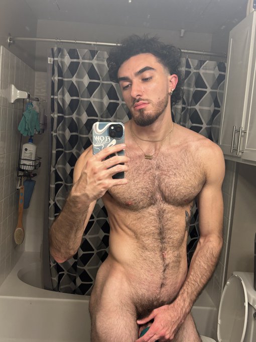 Trying to get beefy for someone's Christmas present https://t.co/8FyBPwFQQS