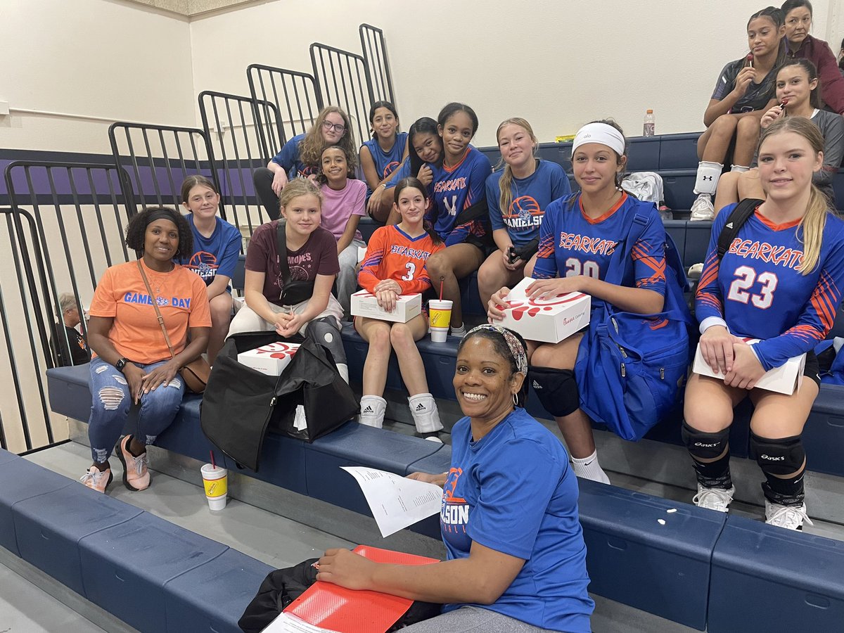 KollerTX's tweet photo. Great season for these Bearkats!! #LiveSDMS https://t.co/JOErFNqUcD