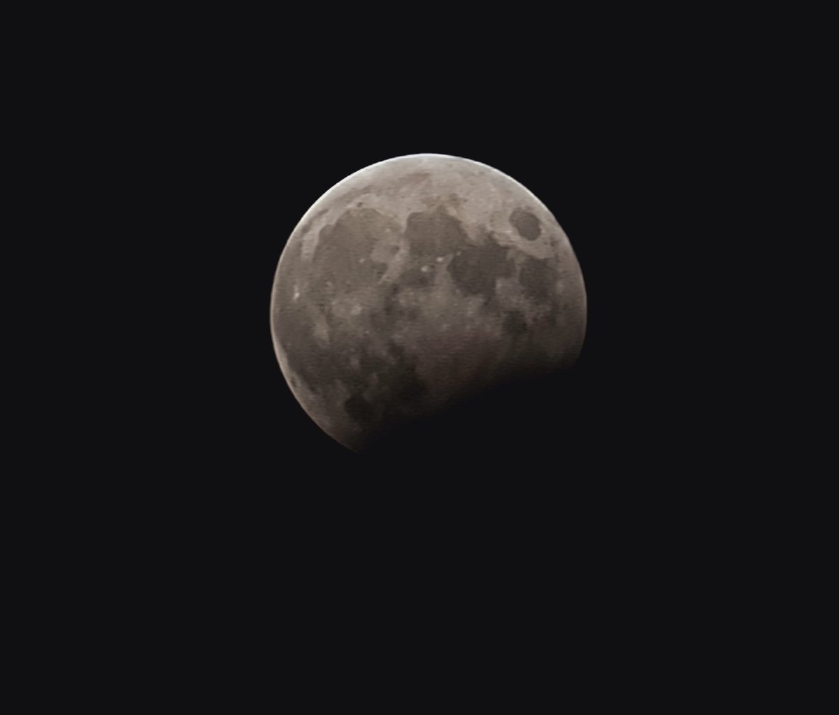 am_ber10582662's tweet photo. #28ottobre
#eclissi
#Eclipse2023
Ore 21                             Ore 22.26 https://t.co/ex181Jsrvt