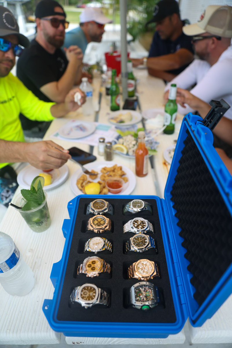 JfellzZ's tweet photo. Afternoon delight!
Ceviche and calamari buffet line.
#web3watchplug #nowaitlist https://t.co/uObZTKQLfP