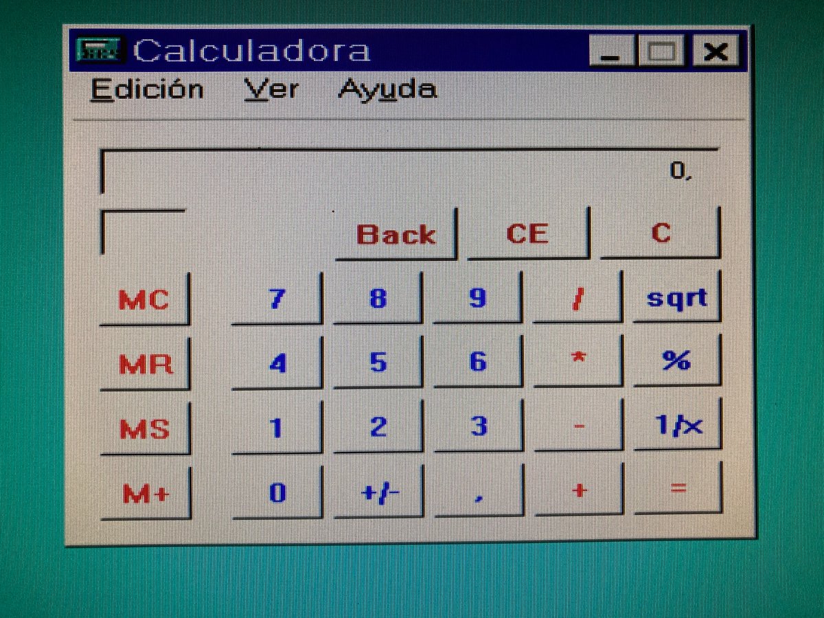 DX5JoseMBara's tweet photo. Testing this machine I use for EEPROM programming tasks (once in every decade), after performing some maintenance due to a leaking Ni Cd batt. I even improved the RAM up to...... 16 Mb! #retrocomputing #windows95 #486DX2 #earlyInternet https://t.co/qFCQuLOhHJ