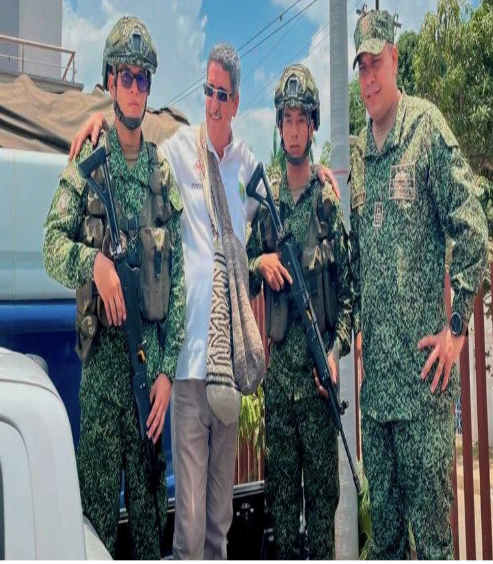 laaliciasumerce's tweet photo. Mañana que serán las elecciones regionales, vale recordar que Julian Conrado en el 2019 ex guerrillero, un firmante de paz logró llegar a la alcaldía de Turbaco en el Departamento de Bolívar.

Conrado trajo por fin agua potable a muchos barrios del municipio en nunca habían tenido este derecho que para ellos era un privilegio.

Consiguió más recursos para Turbaco elevando de categoría el municipio 

Construyó polideportivos e invirtió en el desarrollo cultural de Turbaco 

La gran mayoría de la gente de su municipio lo quiere y aprueba su gestión 

Este es un pequeño reconocimiento a alguien que amando venció.
