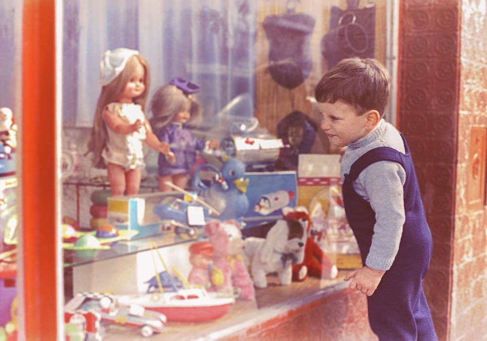 ¡Hora de un emocionante viaje de nostalgia! 🕹️🚀 ¿Listo para el Test de Juguetes de los Años 80 y 90? 

💭 #JuguetesRetro #Nostalgia #Infancia #TestRetro 🌈🎮

generacionfenix.com/test-conoces-l…