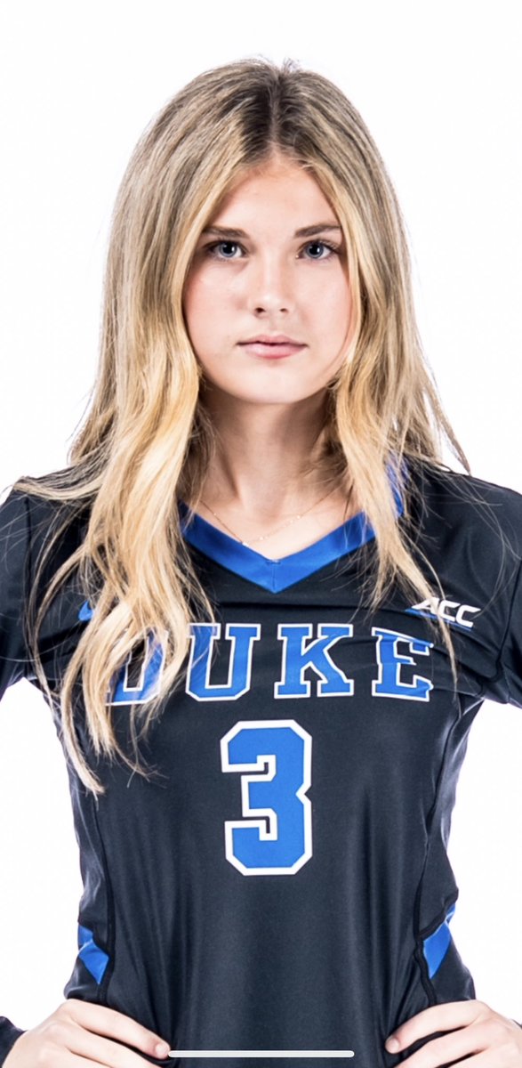 gerrydee's tweet image. My girl. 💙🤍