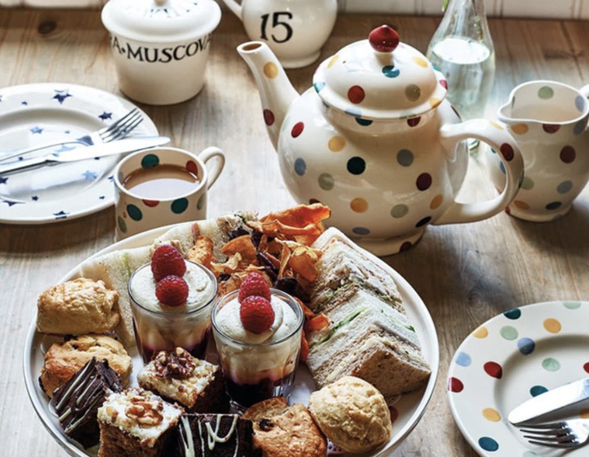 ClaireLWill1's tweet photo. It’s #EnjoyStoke week
Visit @WorldofWedgwood to see prestigious ceramics made by skilled craftsmen, take a stroll through the beautiful @TrenthamEstate, amble around @Middleport_Pot studios or decorate an @EmmaBridgewater pot whilst eating cake by the spotty Aga! https://t.co/wKm4rPOp6c