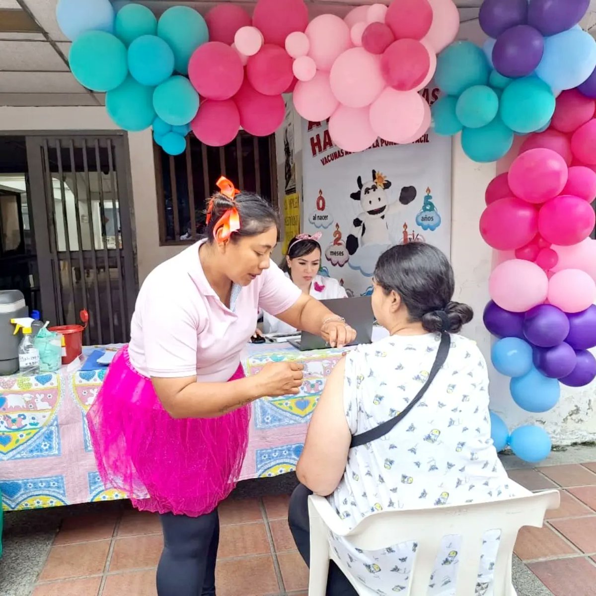 Asi se adelanta la jornada de Intensificación en el Hospital Benjamín Barney Gasca y los diferentes puntos de vacunación.🏥👨‍👩‍👦‍👦💉
#HospitalBenjaminBarneyGasca 
#SecretariaLocalDeSalud 
#FloridaAvanzaUnida