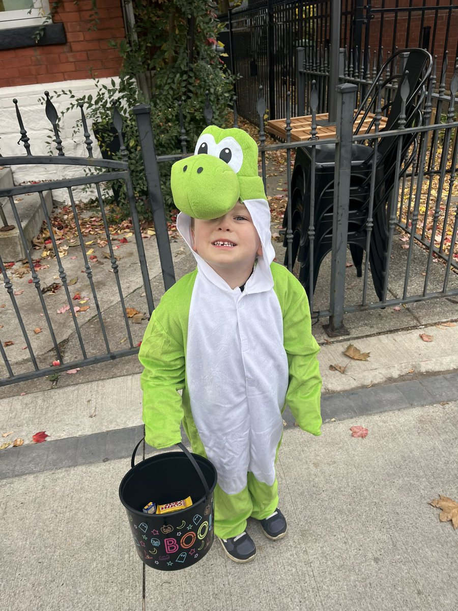 mom2kyandkay's tweet photo. A much needed afternoon with two of the grands. Thank you to the #LockeStreet businesses for opening their doors for the kids! We all had a blast!! https://t.co/uigvgNjIIX
