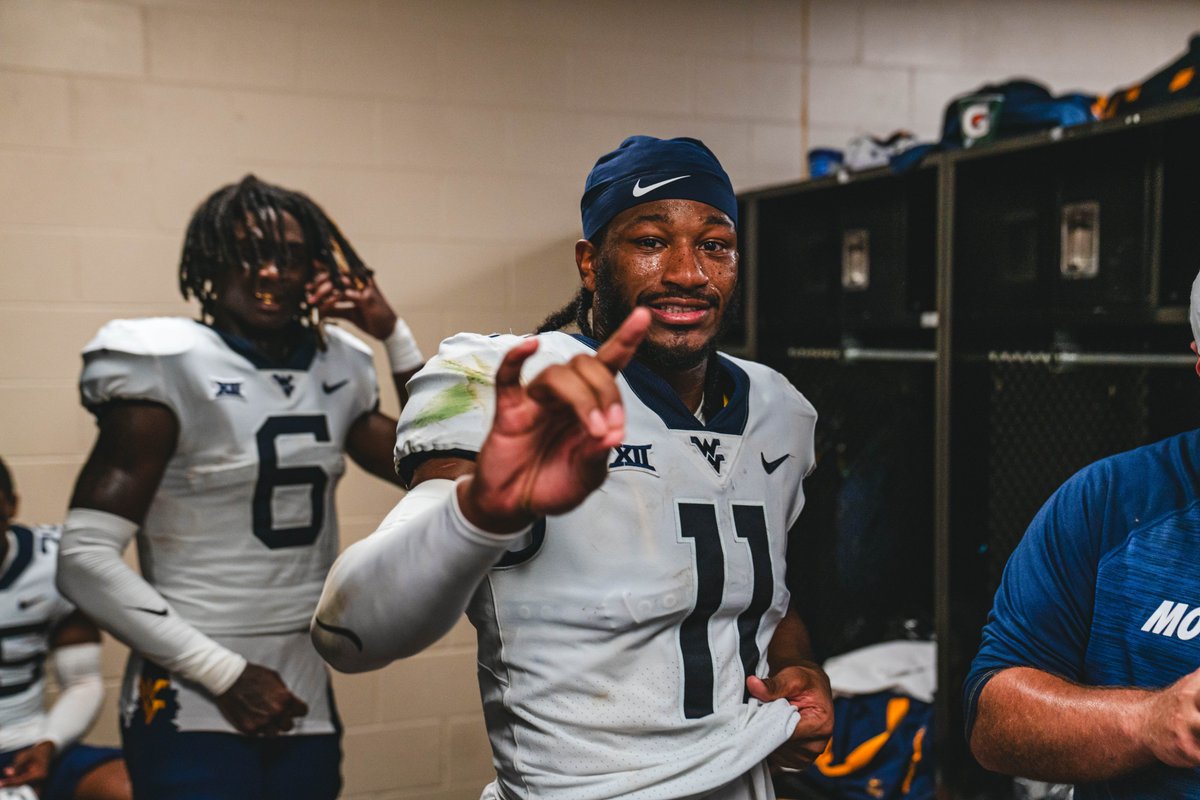 WVUfootball's tweet photo. The cellies don't stop 🙌 https://t.co/BQ1JecocYg