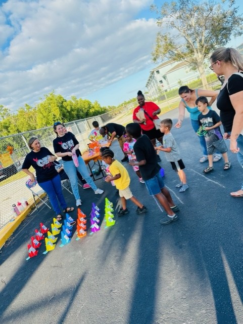 ColonialElem's tweet photo. ππAn amazing time at our FALL INTO LEARNING Festival last night! So very thankful for all our staff, families, volunteers and church partners that made this event so successful.ππ #loveleeschools #leetweets #fallintolearning https://t.co/QX0fWPp1DU