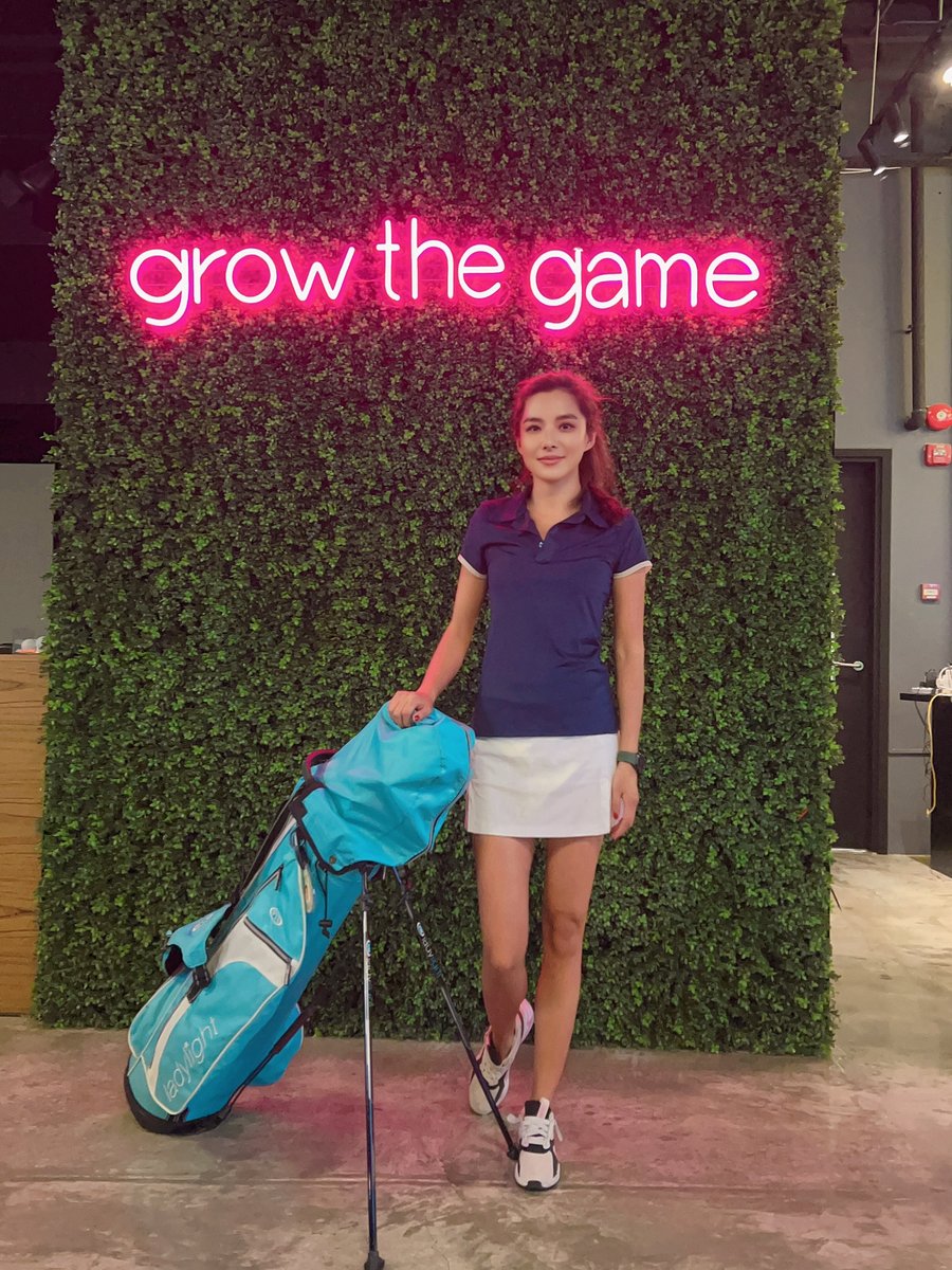 s_elfexpression's tweet image. This is my favorite indoor driving range for practicing golf. This is a driving range integrating leisure and entertainment. You can have coffee, drink, and chat. There are also professional coaches on staff.