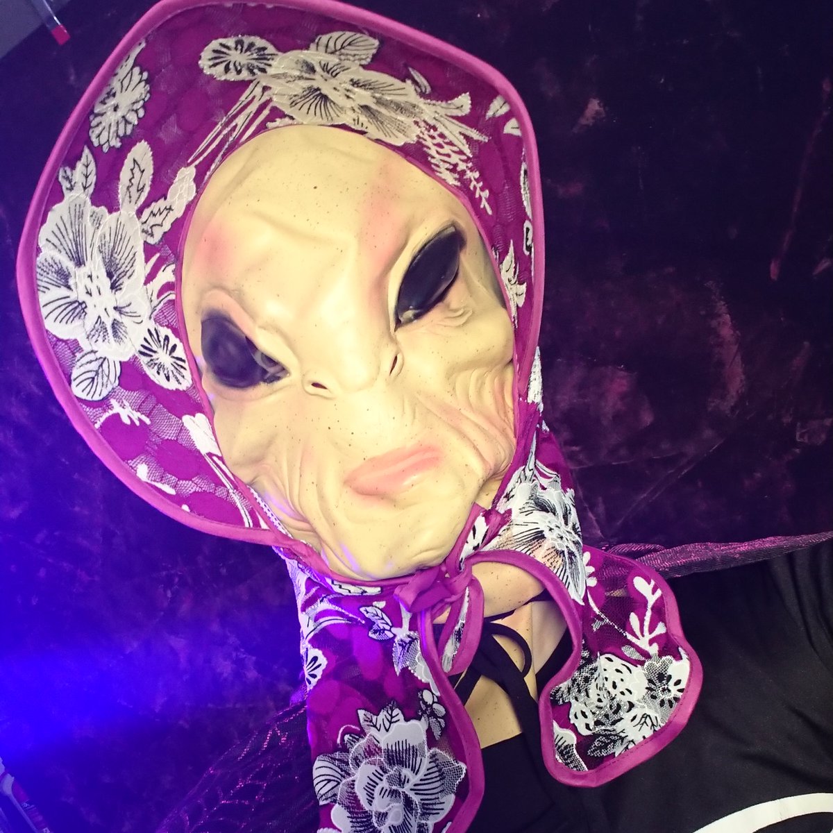 wampiremaster's tweet photo. Alien Lady Halloween Model Full Video Bellow 👇 https://t.co/MAZ6OteYUg
#valdiskarklins #halloween #halloweenmakeup #halloweencostume #halloweenoutfit #halloweenoutfits #femalemask #femalemasking #femalemasker #model #modeling #modelingphotography #alien #alienmask #mask https://t.co/GJIYWrdC4y