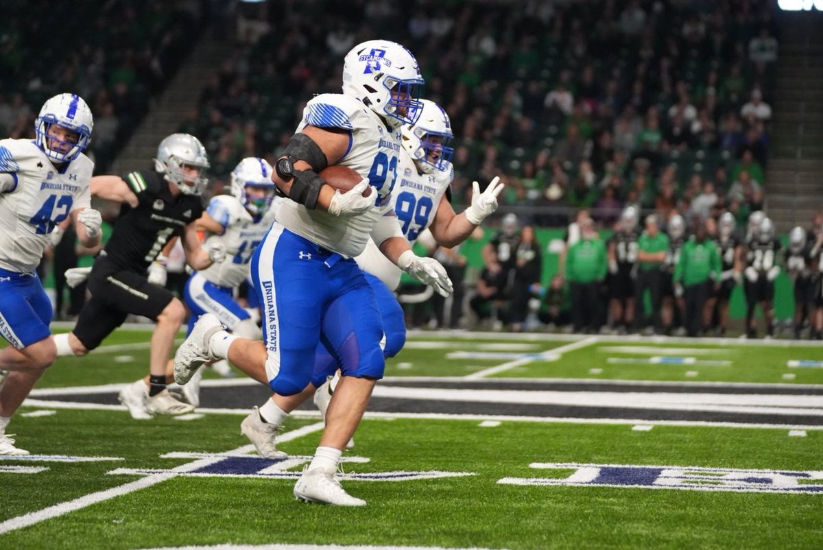 .<a href="/lucas_hunter93/">Lucas Hunter</a> with the interception, and then <a href="/dinka_ll/">Justin Dinka</a> takes it in for the score the next play.

It's a 21-16 ball game with 6:46 left in the fourth quarter

#MarchOn | #LeaveNoDoubt