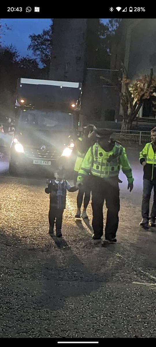 Kimberl51575382's tweet photo. To this incredible Police Officer at @Barrhead Halloween parade tonight. Thank you! To say you made my boys night is an understatement. I cannot thank you enough, you literally made my little boys dreams come true tonight. @StrathPol ❤️ https://t.co/jdZ7ip2RdL