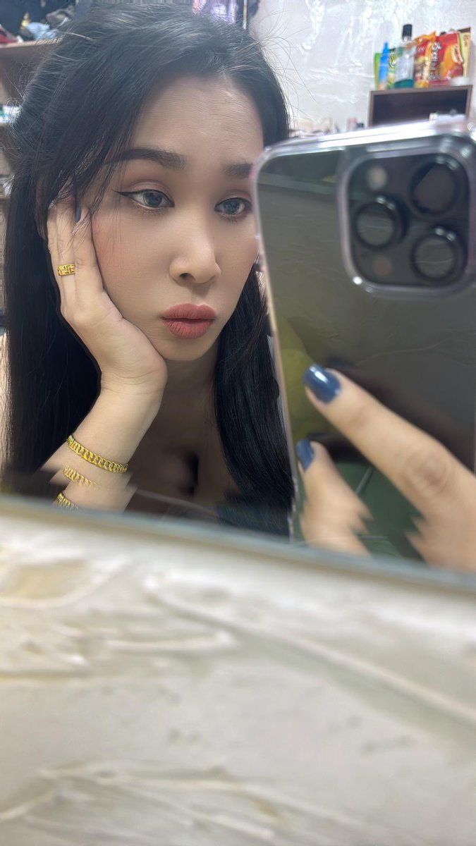 BKaseum61876's tweet photo. ຍາກຖຶກຊາຍລາວສີ້ ເບື່ອຕ່າງປະເທດແລ້ວ https://t.co/nKshpoSahE