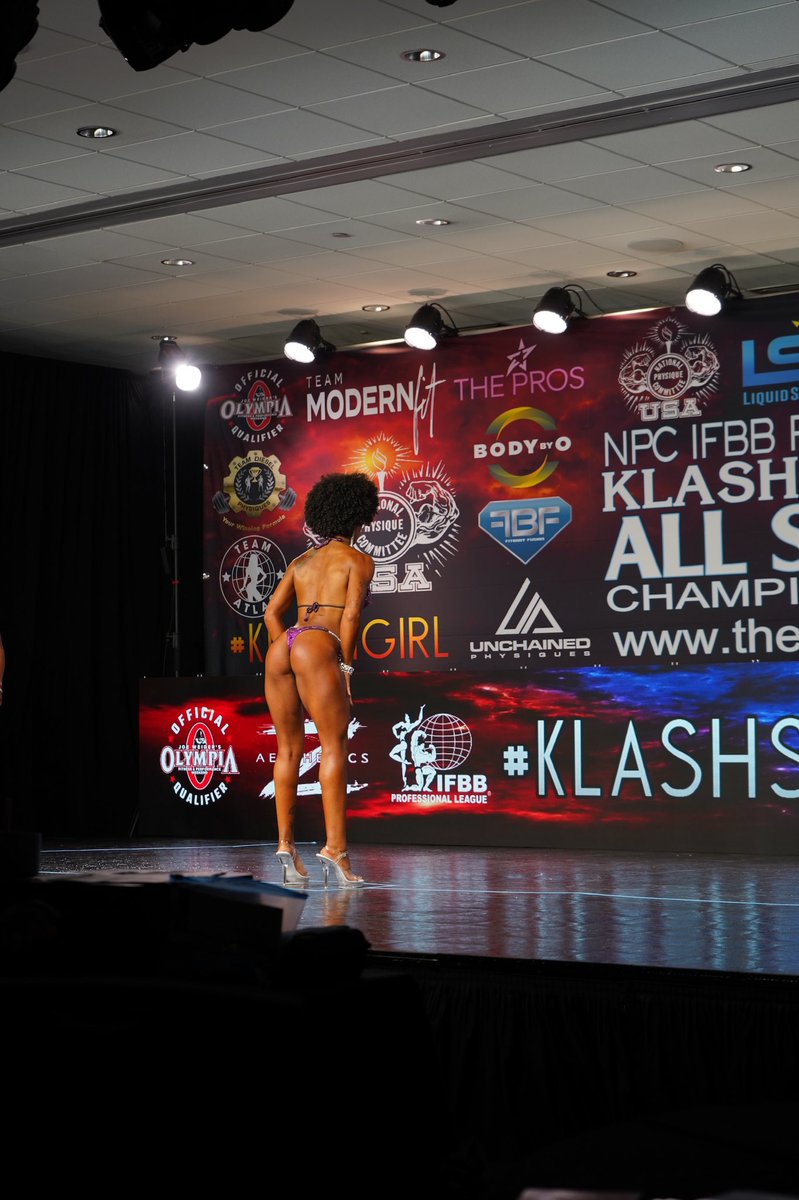 zoesaunders__'s tweet photo. Crazy where my fitness journey brought me..NPC Bikini Bodybuilding..🤗 https://t.co/DFK5d2qJnj
