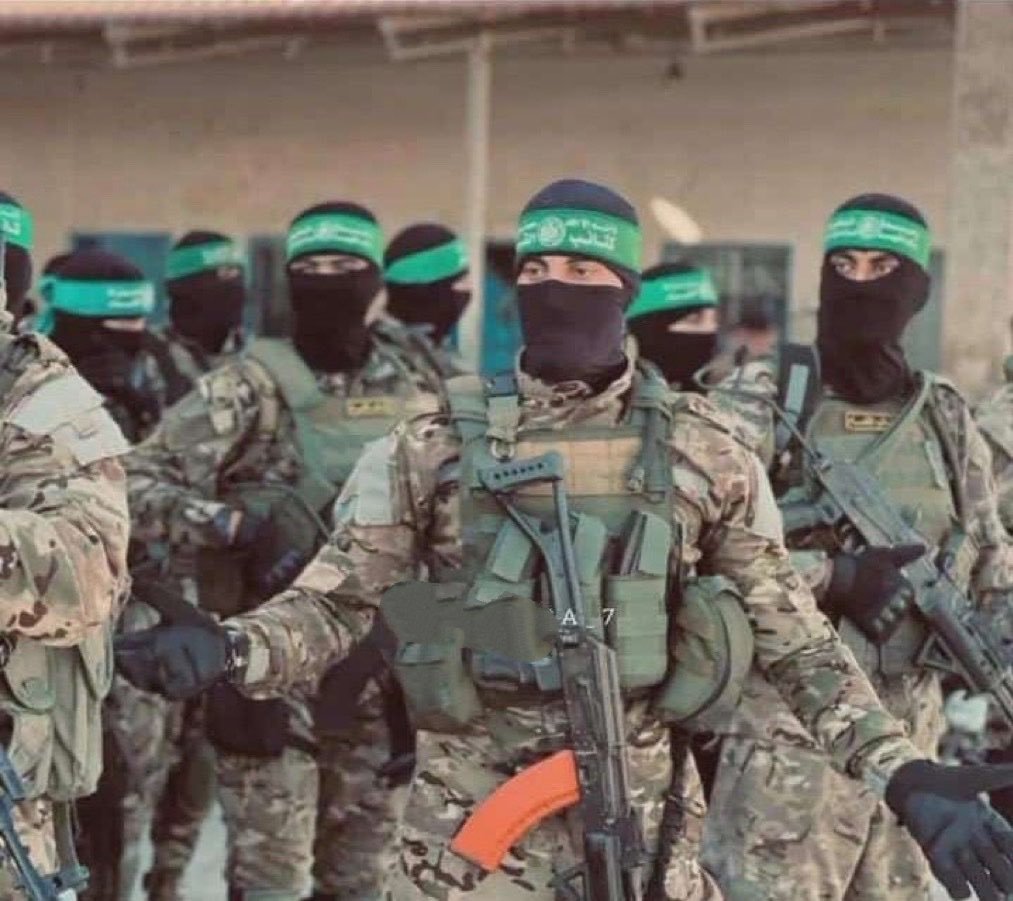 l481_'s tweet photo. ۞ فَلْيُقَاتِلْ فِي سَبِيلِ اللَّهِ الَّذِينَ يَشْرُونَ الْحَيَاةَ الدُّنْيَا بِالْآخِرَةِ. ♥ https://t.co/Fwx0kgMf2d