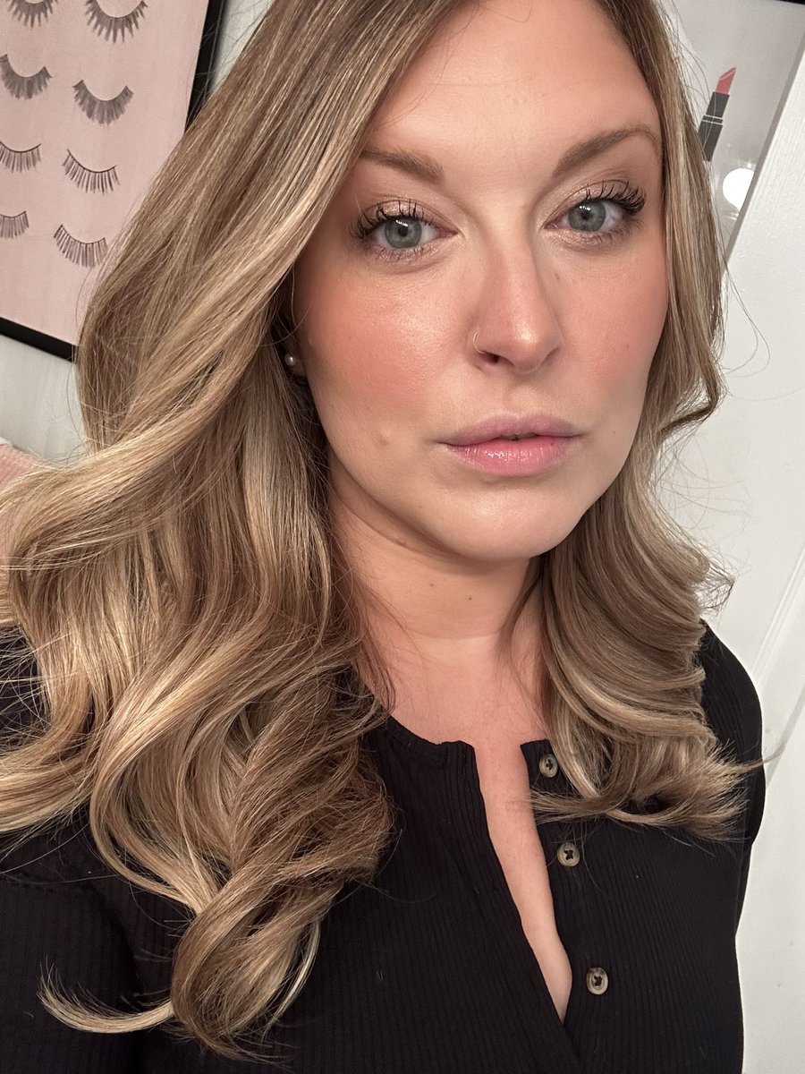 JenLM85's tweet image. The closer I get to 40, the less I feel like I have even the vaguest idea of what life is all about 🤷🏼‍♀️