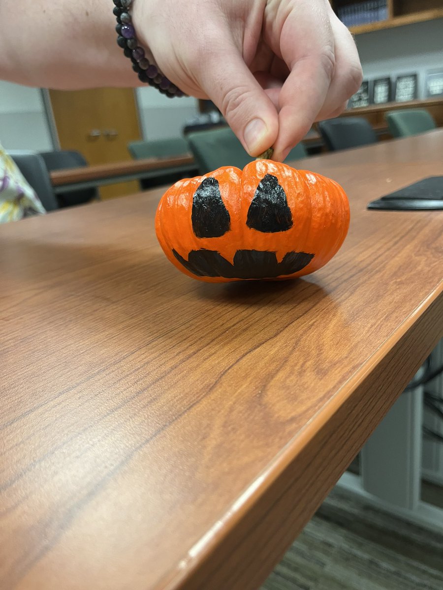 asm_uab's tweet photo. Thanks to all who attended our October event! Who knew there were so many artists amongst scientists 🎃👻 #asm #uab #HappyHalloween https://t.co/MaIrXY4VUl